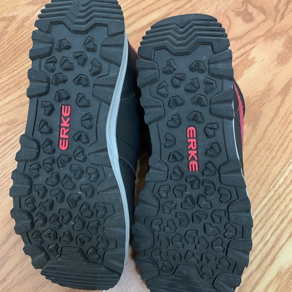 Black and hot pink Erke shoes size 6 - Picture 5 of 6